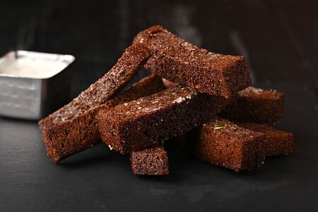 Гренки чесночные