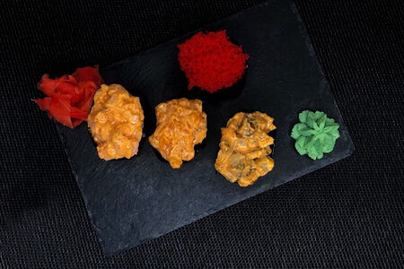 Гункан с угрем (острый)