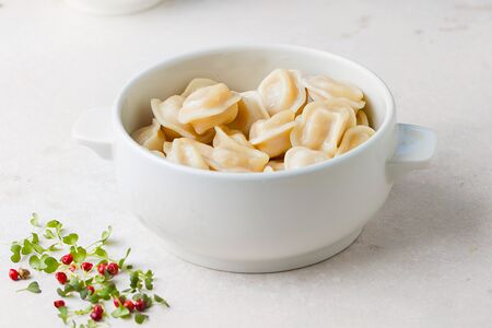 Пельмени домашние со сметаной