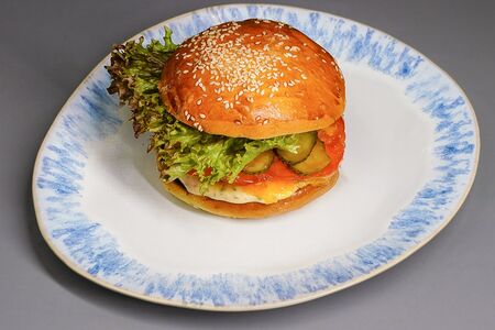 Фирменный бургер