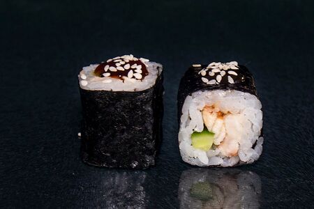 Ролл с угрем