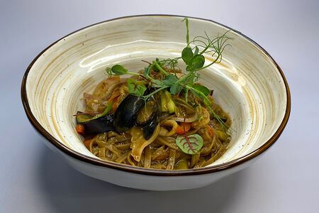 Вок с морепродуктами