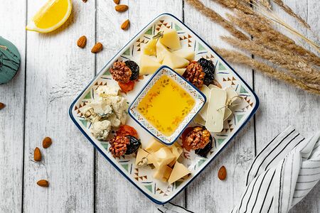 Сырная тарелка