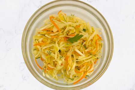 Салат из свежей капусты