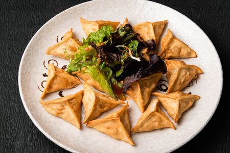 Манду гуи из курицы и краба