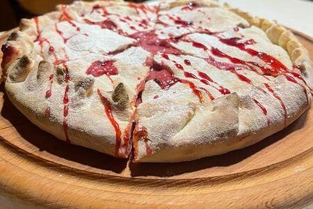 Сладкий пирог с вишней