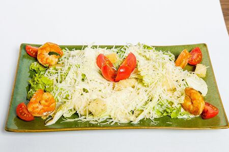 Салат Цезарь с креветкой