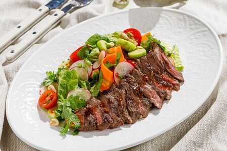 Стейк-салат с мраморной говядиной