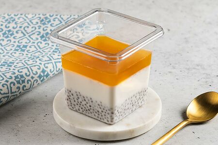 Чиа-пудинг с манго и маракуйей