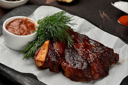 Томленые говяжьи ребра