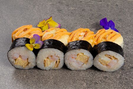 Запеченный с креветкой спайси