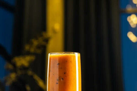 Смузи апельсин-ананас-облепиха-мед