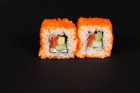 Ролл Калифорния с лососем