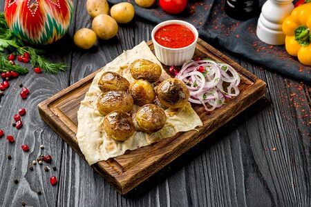 Шашлык из молодого картофеля