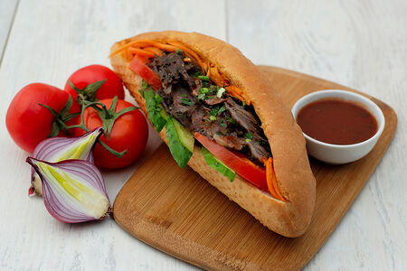 Булка с говядиной