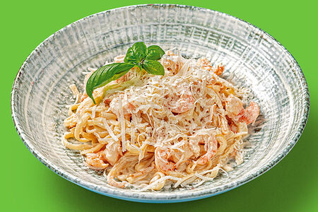 Паста с морепродуктами в голове пармезана