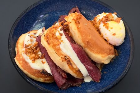 Оладьи с пастрами из говядины