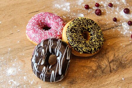 Пончик-донат карамельный