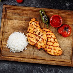 Куриная грудка на гриле с гарниром