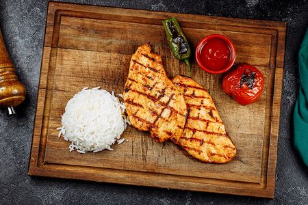 Куриная грудка на гриле с гарниром