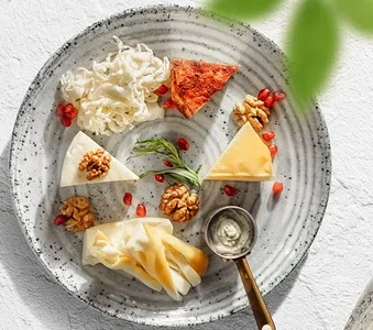 Ассорти домашних сыров