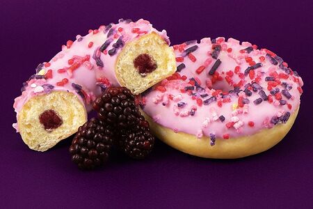 Пончик БерриДон с начинкой из лесных ягод