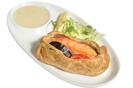 Филе лосося в тесте