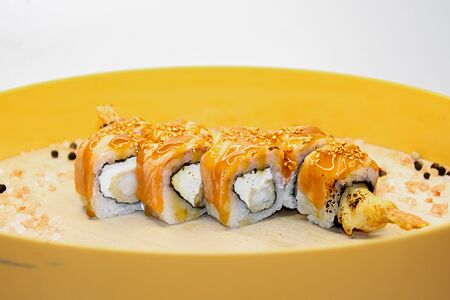 Ролл Филадельфия с солёной карамелью