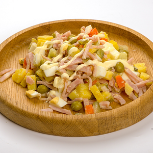 Салат Оливье с ветчиной