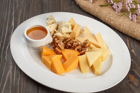 Сырная тарелка