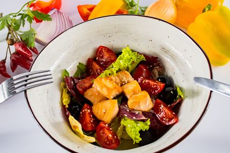 Семга обжаренная в салатном миксе