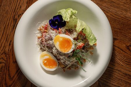 Салат с отварной говядиной