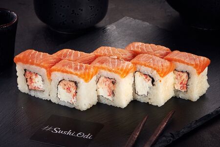 Ролл Филадельфия с дальневосточным крабом