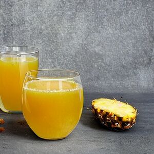 Արքայախնձոր և մեղր