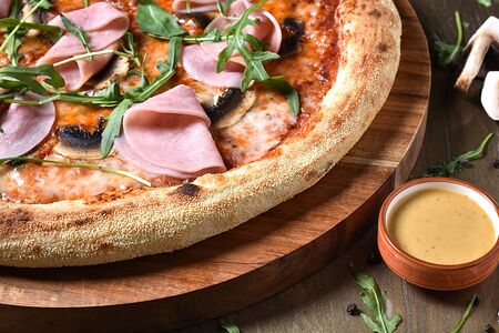 С ветчиной и грибами