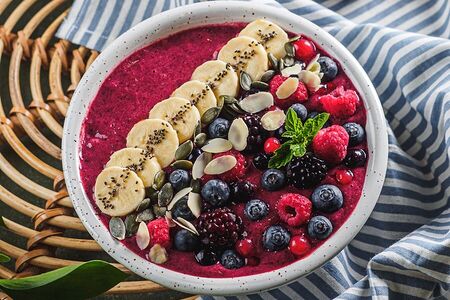 Ягодный боул