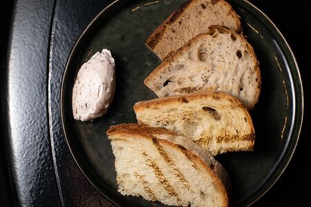 Хлеб с маслом