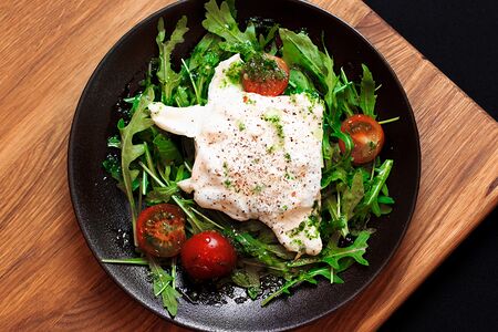 Буррата с базиликом