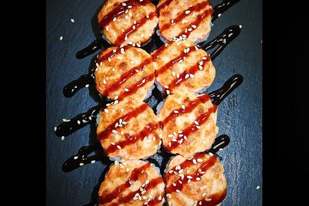 Ролл запечённый с лососем