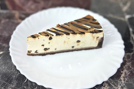 Чизкейк с шоколадом и грецким орехом