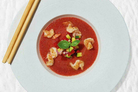 Освежающий гаспачо с креветками