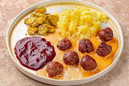 Шведские фрикадельки с мятым картофелем