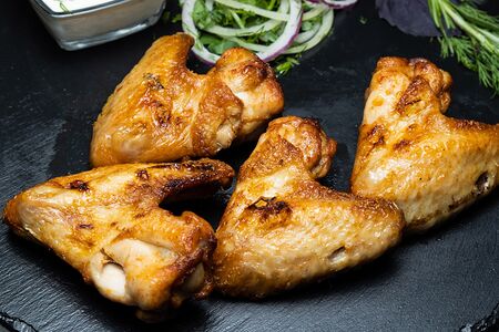 Крылья куриные на углях