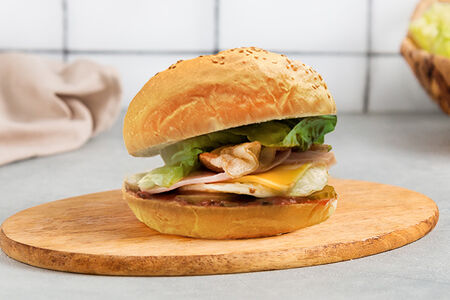 Мега-бургер с ветчиной и беконом