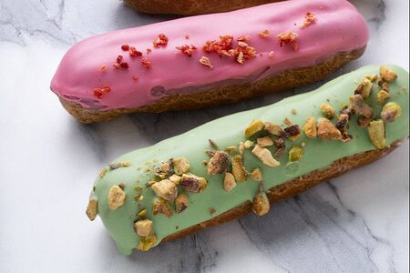 Эклер в ассортименте