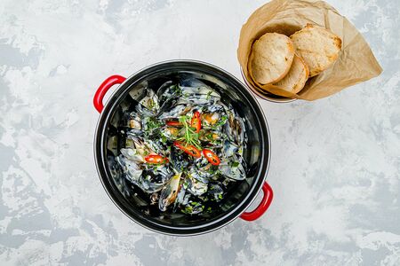 Мидии в сливочном соусе