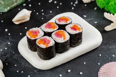 Маки с тунцом и лососем