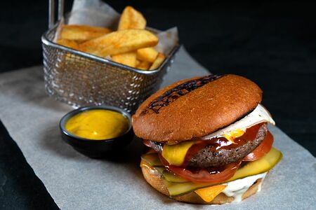 Чизбургер с мраморной говядиной