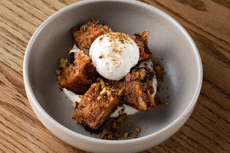 Морковный бисквит с джелато