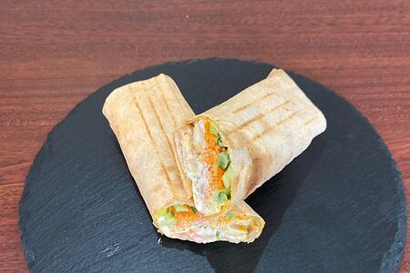 Шаурма в сырном лаваше Ассорти